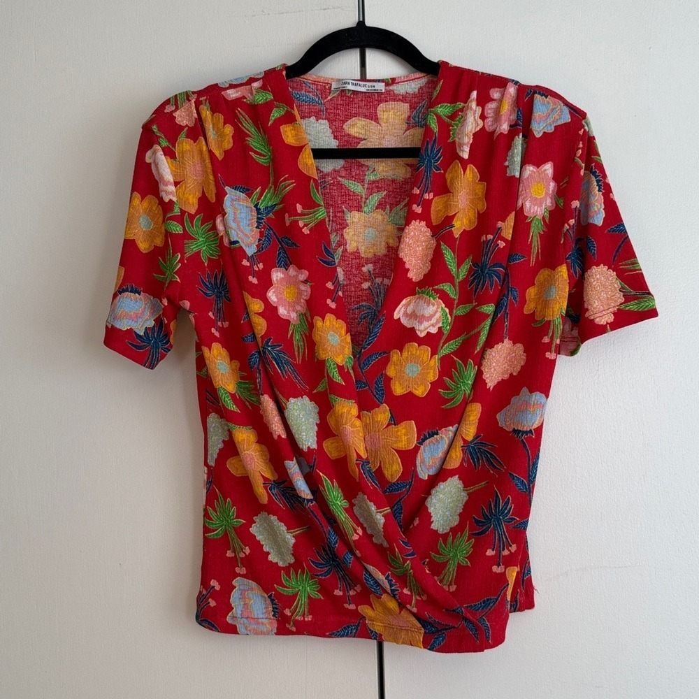 Zara‎ Trafaluc Red Floral Faux Wrap Surplice V-Neck Short Sleeve Top Size M